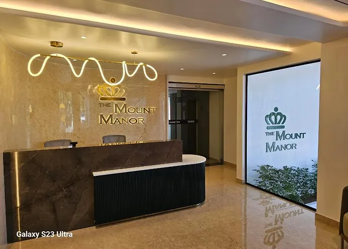Mount Manor Hotel